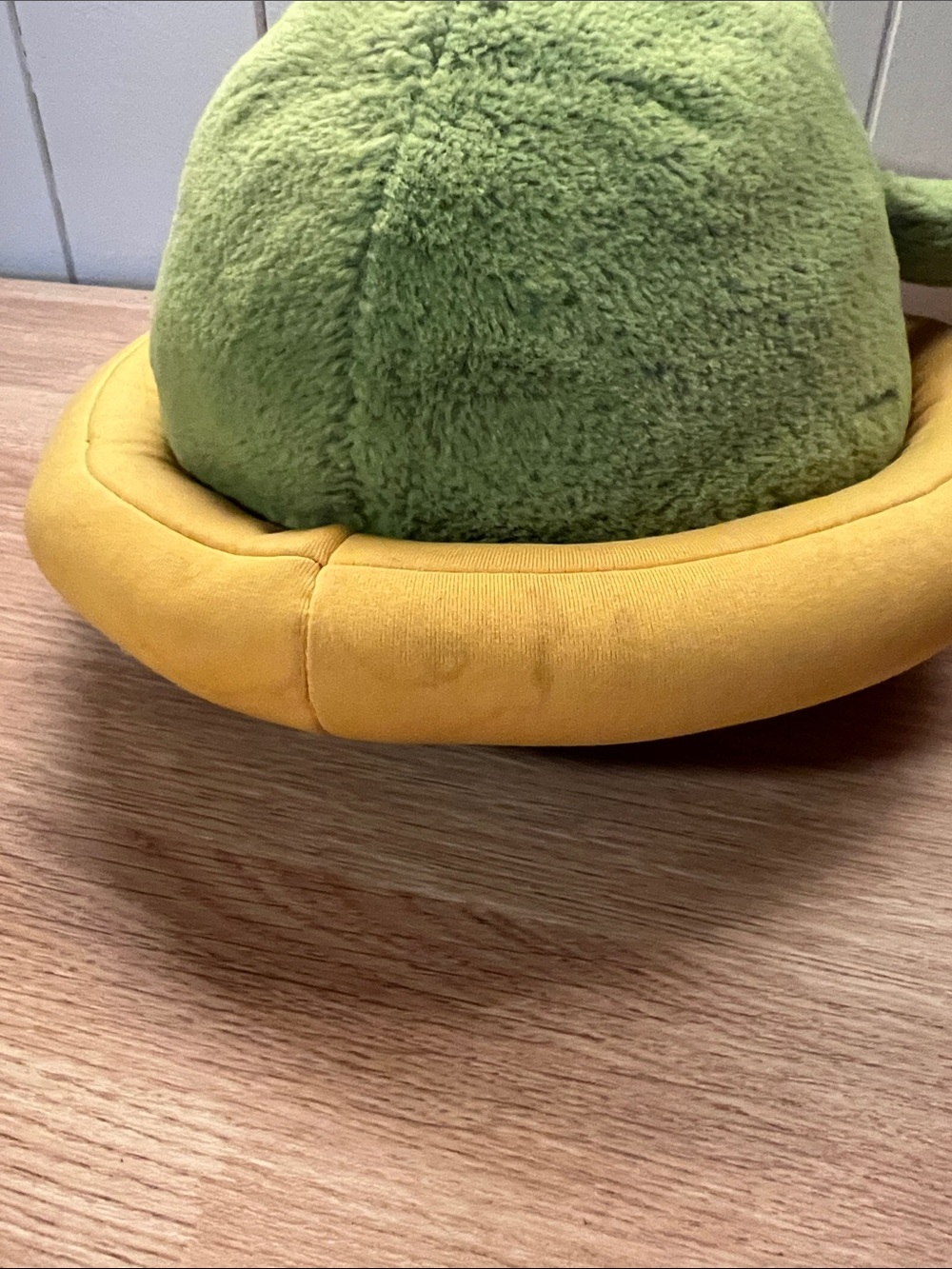 Jellycat Ricky Rainfrog with Duck - Picture 8 of 8